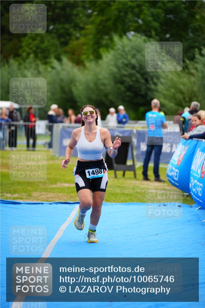 30.08.2026 - Elbe Triathlon Hamburg LAZAROV Photography http://msf.ph/oto/10065746 30.08.2026 12:15:39 Ziel 1498, 1554 meine-sportfotos.de
