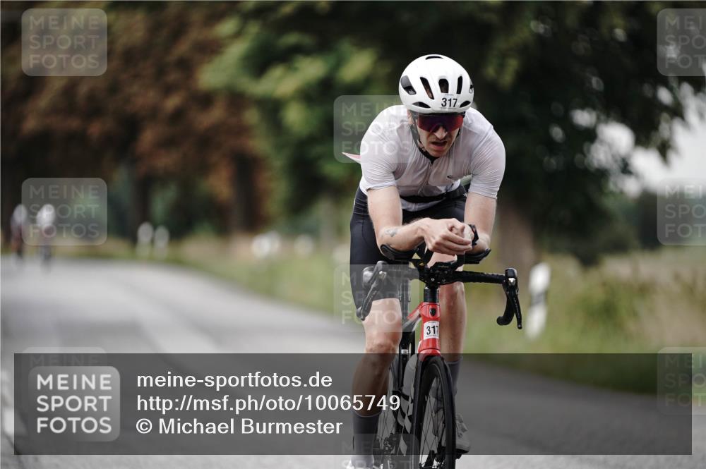 30.08.2026 - Elbe Triathlon Hamburg Michael Burmester http://msf.ph/oto/10065749 30.08.2026 09:01:09 Radfahren 215, 317 meine-sportfotos.de