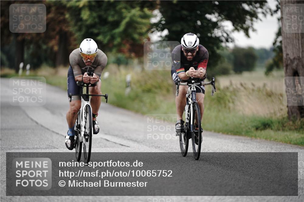 30.08.2026 - Elbe Triathlon Hamburg Michael Burmester http://msf.ph/oto/10065752 30.08.2026 09:01:17 Radfahren 235, 249, 305, 369 meine-sportfotos.de
