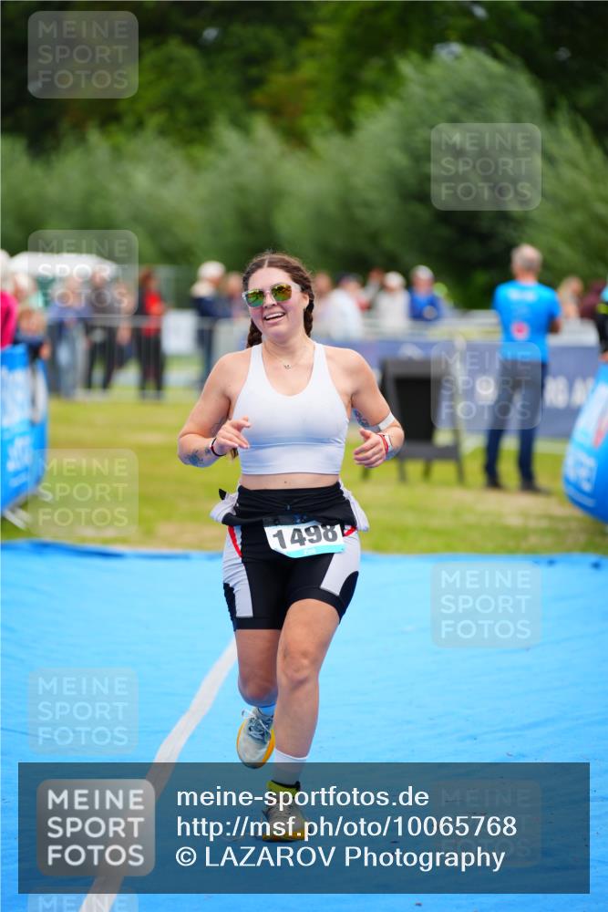 30.08.2026 - Elbe Triathlon Hamburg LAZAROV Photography http://msf.ph/oto/10065768 30.08.2026 12:15:41 Ziel 1498, 1554 meine-sportfotos.de