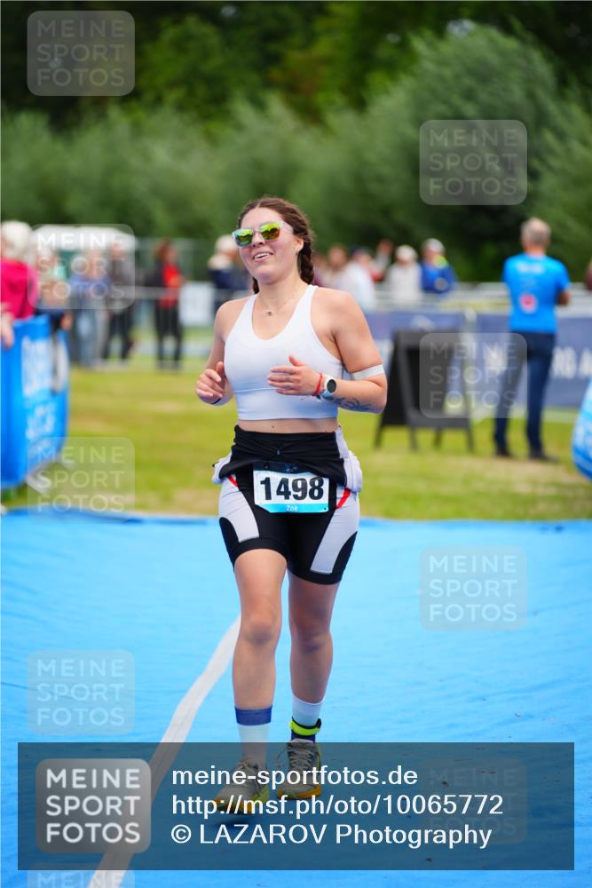 30.08.2026 - Elbe Triathlon Hamburg LAZAROV Photography http://msf.ph/oto/10065772 30.08.2026 12:15:41 Ziel 1498, 1554 meine-sportfotos.de