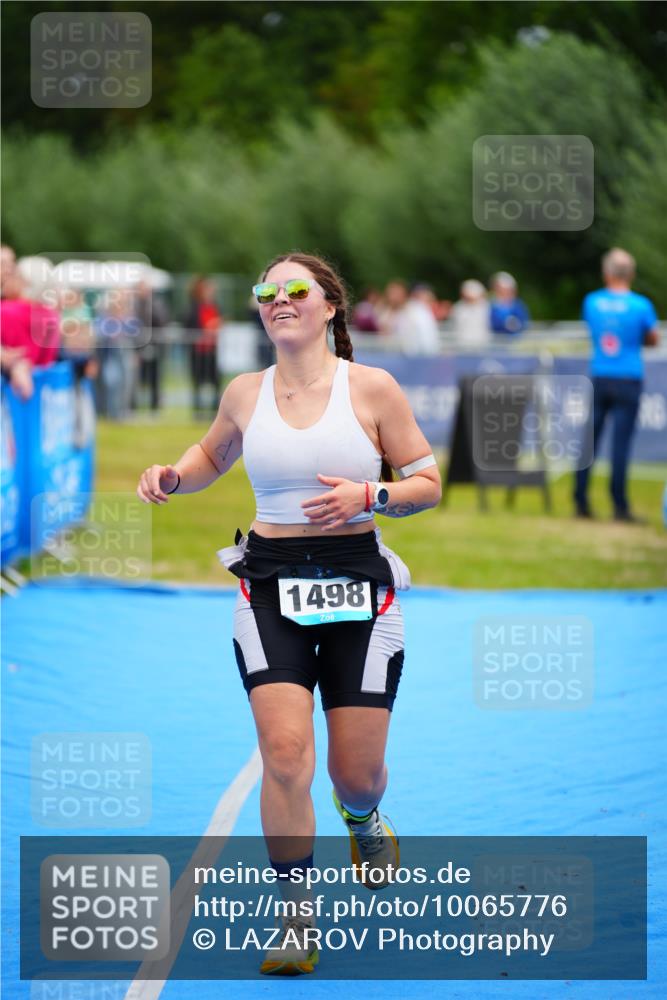 30.08.2026 - Elbe Triathlon Hamburg LAZAROV Photography http://msf.ph/oto/10065776 30.08.2026 12:15:41 Ziel 1498, 1554 meine-sportfotos.de