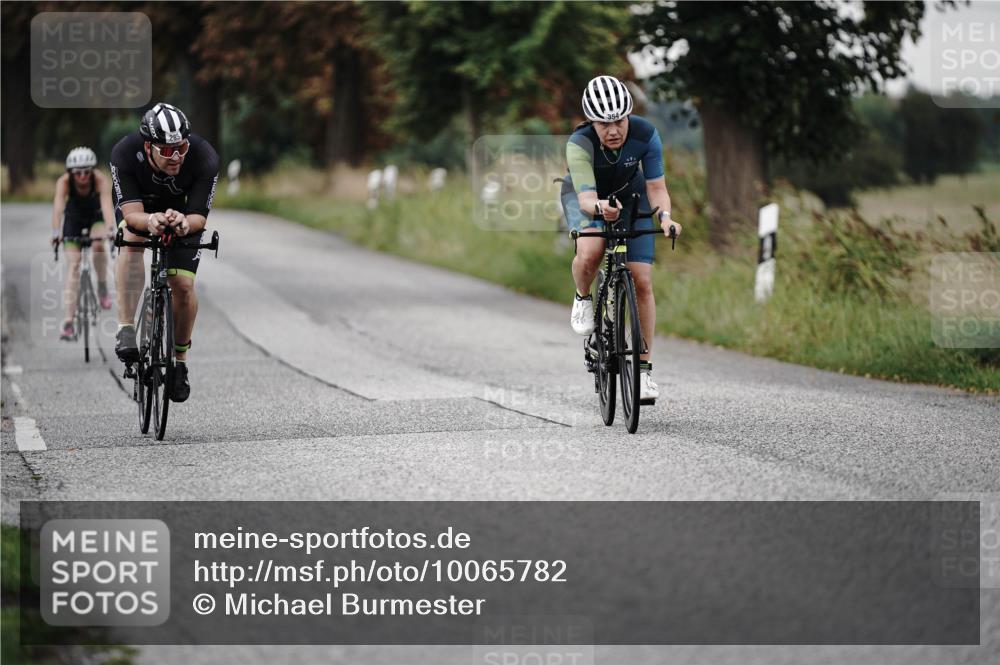30.08.2026 - Elbe Triathlon Hamburg Michael Burmester http://msf.ph/oto/10065782 30.08.2026 09:01:27 Radfahren 285, 305, 327, 353, 354 meine-sportfotos.de