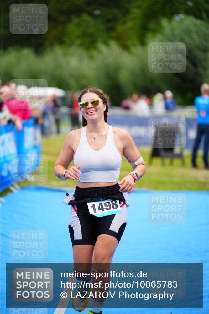 30.08.2026 - Elbe Triathlon Hamburg LAZAROV Photography http://msf.ph/oto/10065783 30.08.2026 12:15:42 Ziel 1498 meine-sportfotos.de