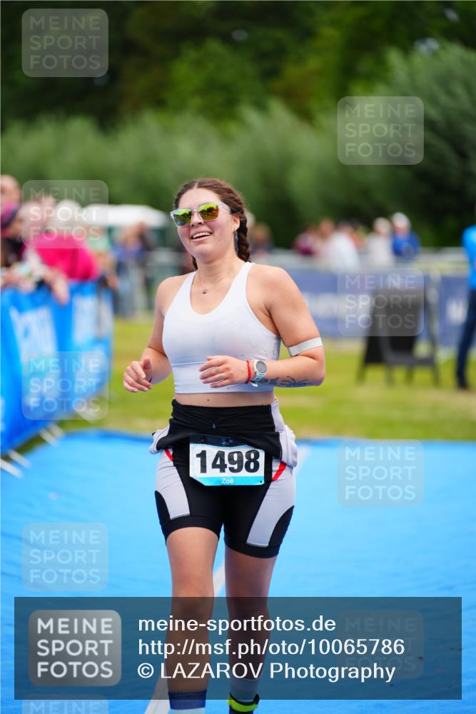 30.08.2026 - Elbe Triathlon Hamburg LAZAROV Photography http://msf.ph/oto/10065786 30.08.2026 12:15:42 Ziel 1498 meine-sportfotos.de
