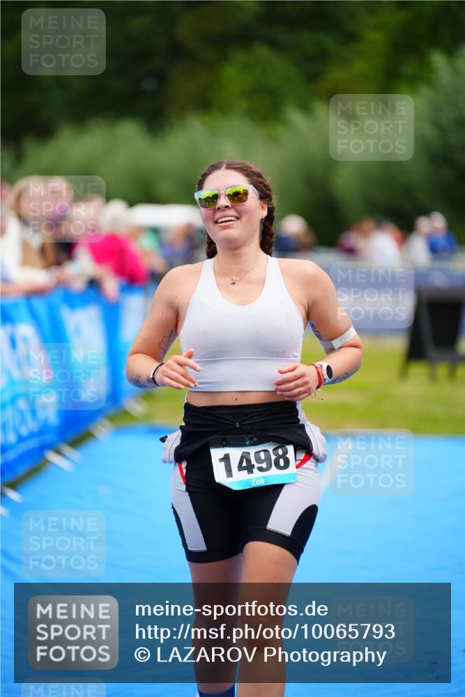 30.08.2026 - Elbe Triathlon Hamburg LAZAROV Photography http://msf.ph/oto/10065793 30.08.2026 12:15:42 Ziel 1498 meine-sportfotos.de