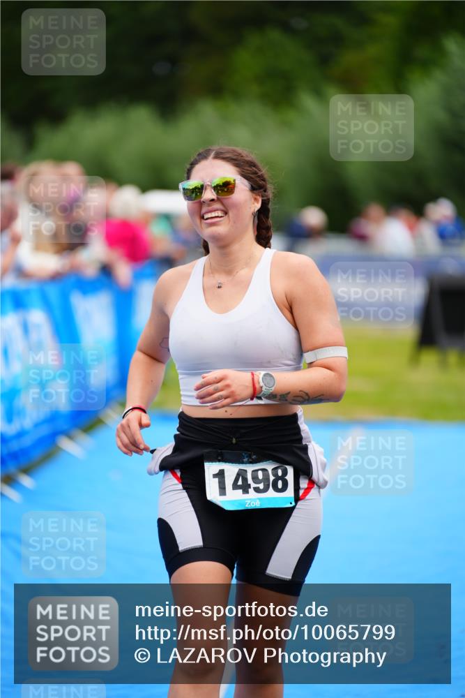 30.08.2026 - Elbe Triathlon Hamburg LAZAROV Photography http://msf.ph/oto/10065799 30.08.2026 12:15:43 Ziel 1498 meine-sportfotos.de