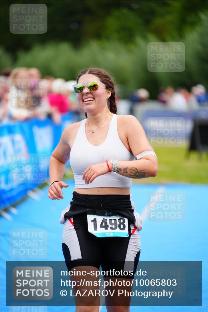 30.08.2026 - Elbe Triathlon Hamburg LAZAROV Photography http://msf.ph/oto/10065803 30.08.2026 12:15:43 Ziel 1498 meine-sportfotos.de