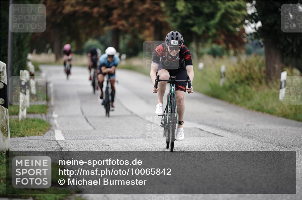 30.08.2026 - Elbe Triathlon Hamburg Michael Burmester http://msf.ph/oto/10065842 30.08.2026 09:01:55 Radfahren 212, 281, 319, 329, 358 meine-sportfotos.de