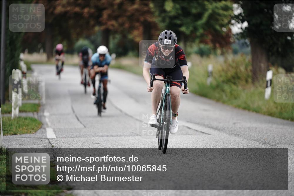 30.08.2026 - Elbe Triathlon Hamburg Michael Burmester http://msf.ph/oto/10065845 30.08.2026 09:01:55 Radfahren 212, 281, 319, 329, 358 meine-sportfotos.de