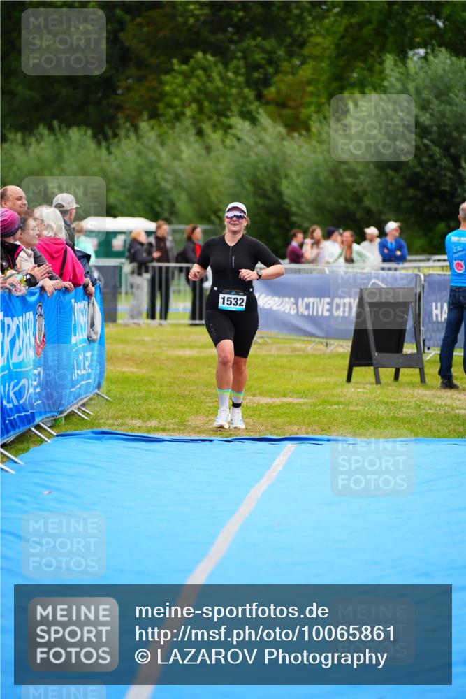 30.08.2026 - Elbe Triathlon Hamburg LAZAROV Photography http://msf.ph/oto/10065861 30.08.2026 12:16:06 Ziel 1465, 1532 meine-sportfotos.de