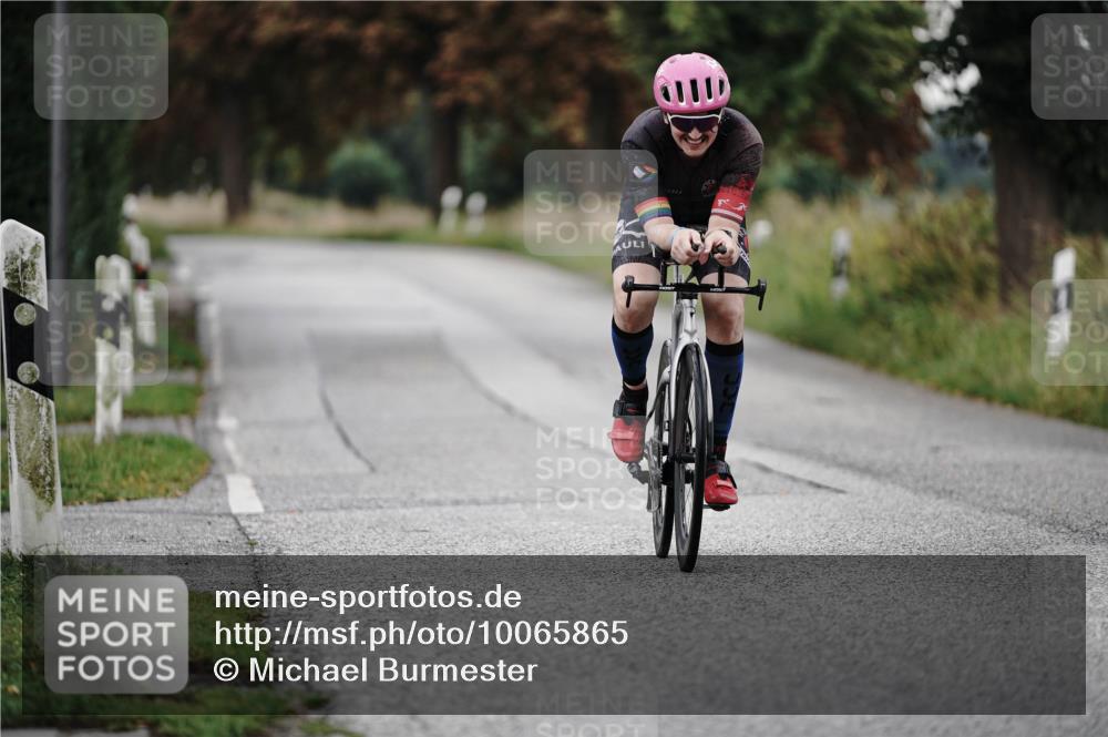 30.08.2026 - Elbe Triathlon Hamburg Michael Burmester http://msf.ph/oto/10065865 30.08.2026 09:02:01 Radfahren 281, 319 meine-sportfotos.de