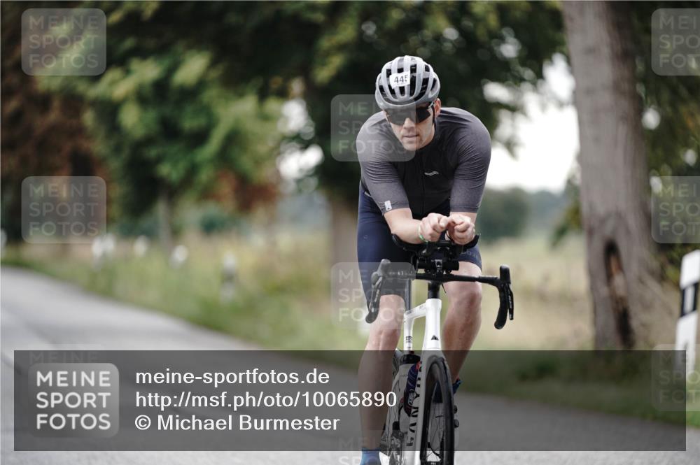 30.08.2026 - Elbe Triathlon Hamburg Michael Burmester http://msf.ph/oto/10065890 30.08.2026 09:02:41 Radfahren 200, 225, 236, 445 meine-sportfotos.de