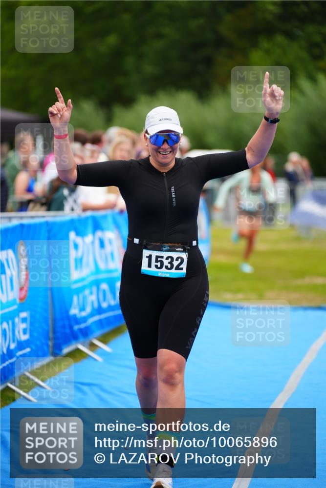 30.08.2026 - Elbe Triathlon Hamburg LAZAROV Photography http://msf.ph/oto/10065896 30.08.2026 12:16:10 Ziel 1465, 1532, 1702 meine-sportfotos.de