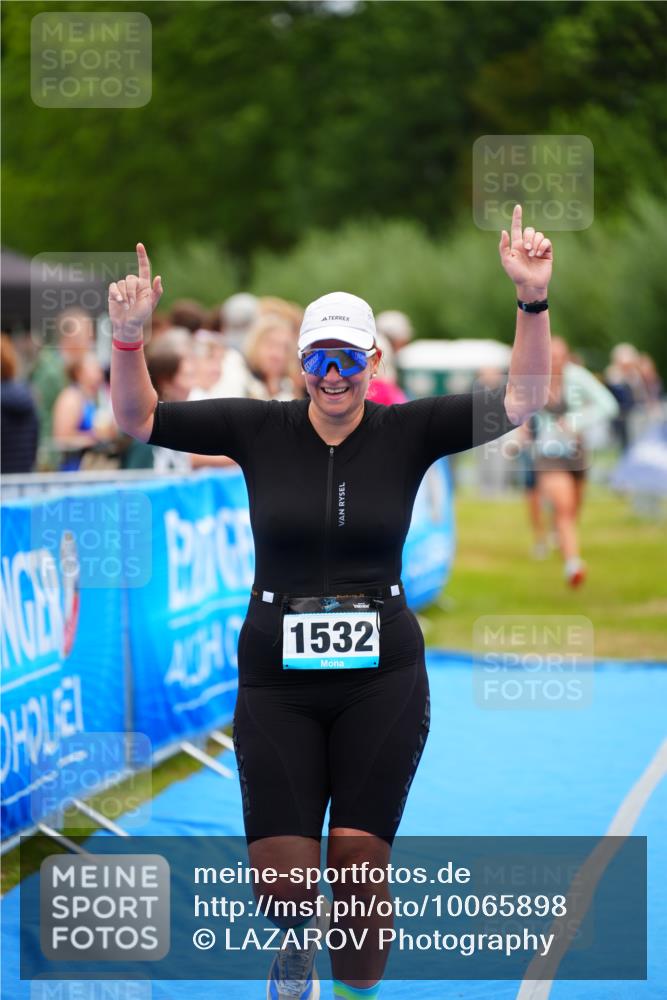 30.08.2026 - Elbe Triathlon Hamburg LAZAROV Photography http://msf.ph/oto/10065898 30.08.2026 12:16:10 Ziel 1465, 1532, 1702 meine-sportfotos.de