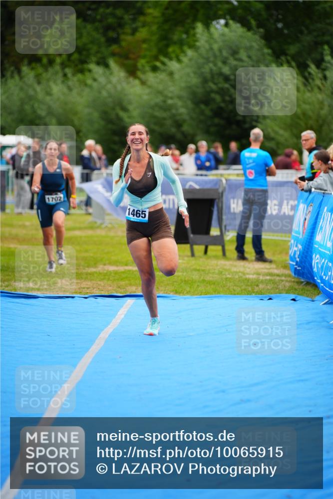 30.08.2026 - Elbe Triathlon Hamburg LAZAROV Photography http://msf.ph/oto/10065915 30.08.2026 12:16:12 Ziel 1465, 1532, 1702 meine-sportfotos.de