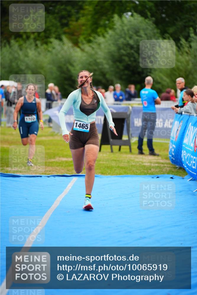 30.08.2026 - Elbe Triathlon Hamburg LAZAROV Photography http://msf.ph/oto/10065919 30.08.2026 12:16:12 Ziel 1465, 1532, 1702 meine-sportfotos.de