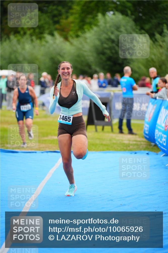 30.08.2026 - Elbe Triathlon Hamburg LAZAROV Photography http://msf.ph/oto/10065926 30.08.2026 12:16:12 Ziel 1465, 1532, 1702 meine-sportfotos.de
