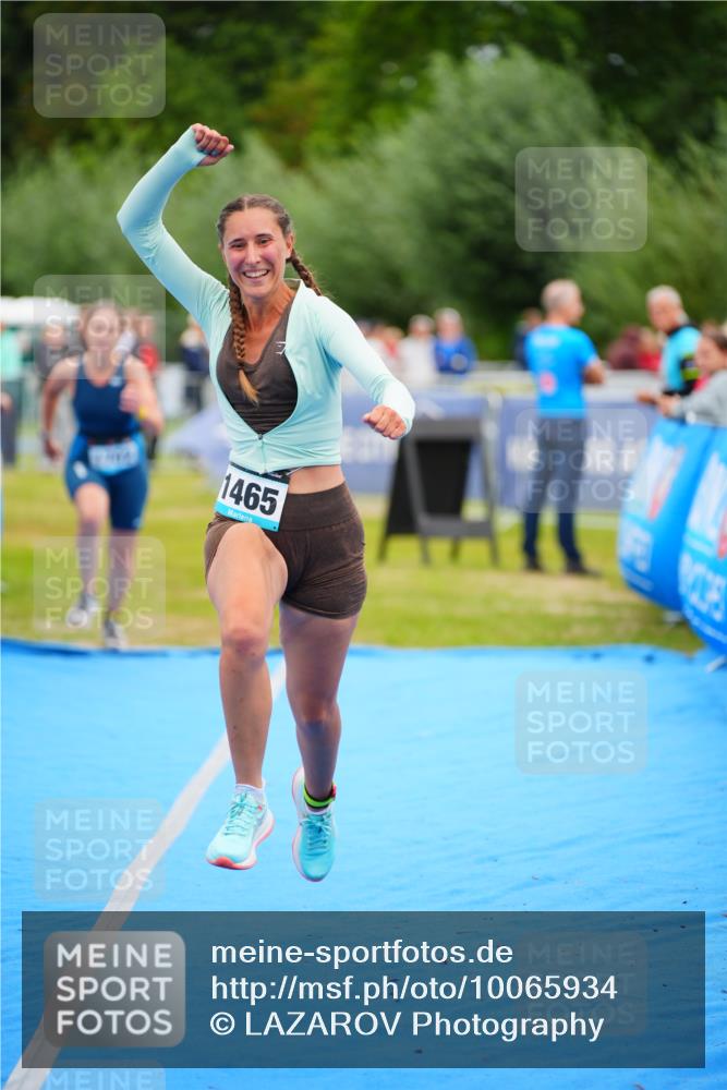 30.08.2026 - Elbe Triathlon Hamburg LAZAROV Photography http://msf.ph/oto/10065934 30.08.2026 12:16:13 Ziel 1465, 1702 meine-sportfotos.de