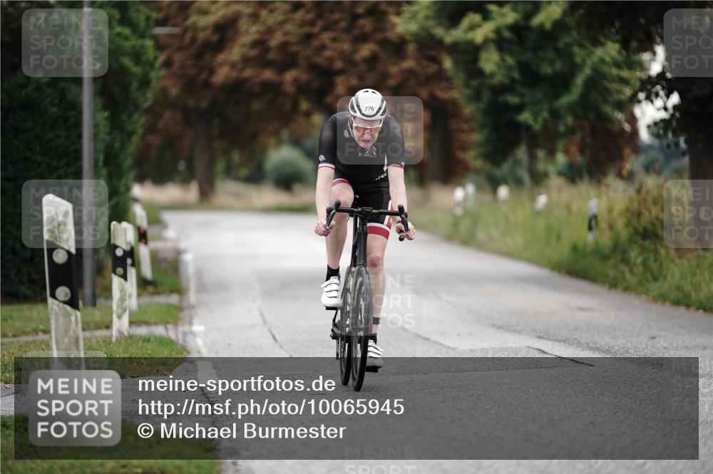 30.08.2026 - Elbe Triathlon Hamburg Michael Burmester http://msf.ph/oto/10065945 30.08.2026 09:03:24 Radfahren 276 meine-sportfotos.de