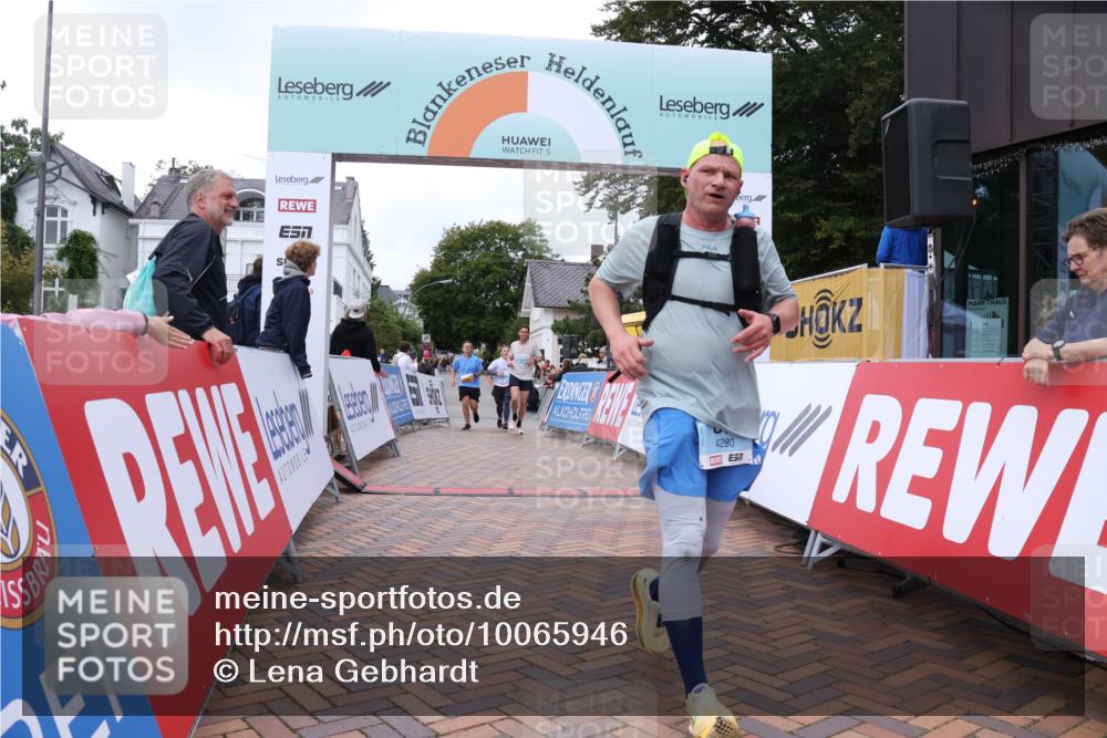 30.08.2026 - Blankeneser Heldenlauf Lena Gebhardt http://msf.ph/oto/10065946 30.08.2026 12:55:03 Ziel 2092, 4016, 4114, 4138, 4280 meine-sportfotos.de