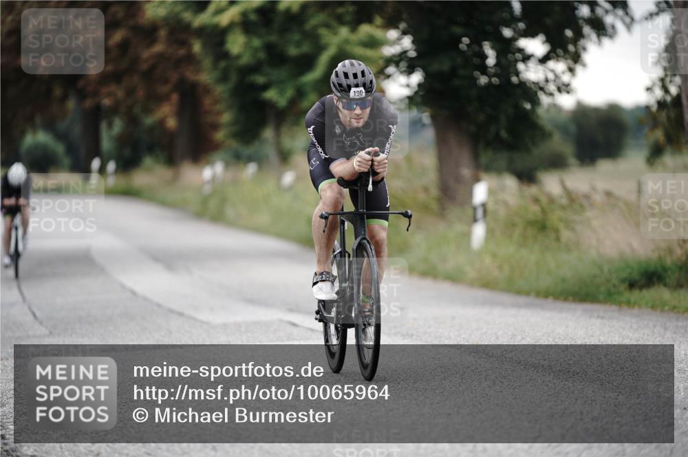 30.08.2026 - Elbe Triathlon Hamburg Michael Burmester http://msf.ph/oto/10065964 30.08.2026 09:03:52 Radfahren 190, 208, 381 meine-sportfotos.de