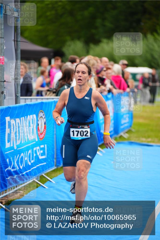 30.08.2026 - Elbe Triathlon Hamburg LAZAROV Photography http://msf.ph/oto/10065965 30.08.2026 12:16:16 Ziel 1465, 1702 meine-sportfotos.de
