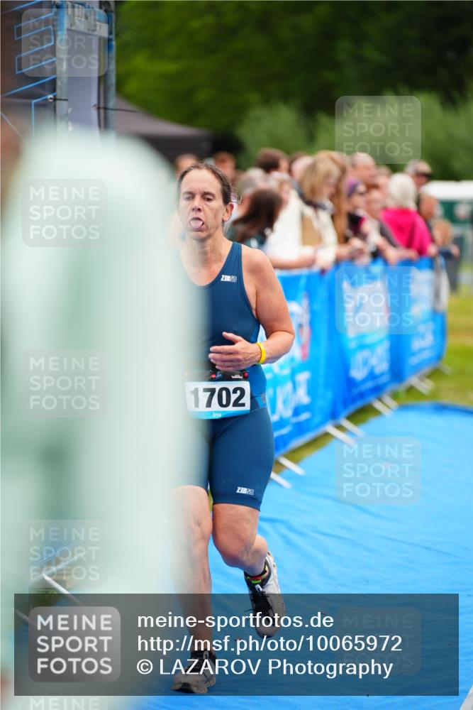 30.08.2026 - Elbe Triathlon Hamburg LAZAROV Photography http://msf.ph/oto/10065972 30.08.2026 12:16:16 Ziel 1465, 1702 meine-sportfotos.de