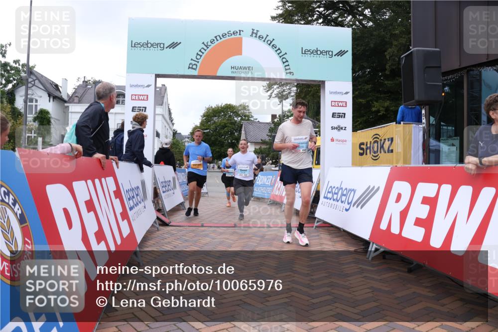 30.08.2026 - Blankeneser Heldenlauf Lena Gebhardt http://msf.ph/oto/10065976 30.08.2026 12:55:06 Ziel 2092, 4016, 4138, 4147, 4280 meine-sportfotos.de