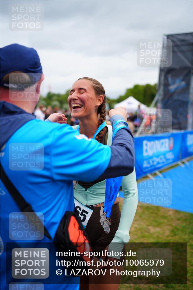 30.08.2026 - Elbe Triathlon Hamburg LAZAROV Photography http://msf.ph/oto/10065979 30.08.2026 12:16:19 Ziel 1702 meine-sportfotos.de