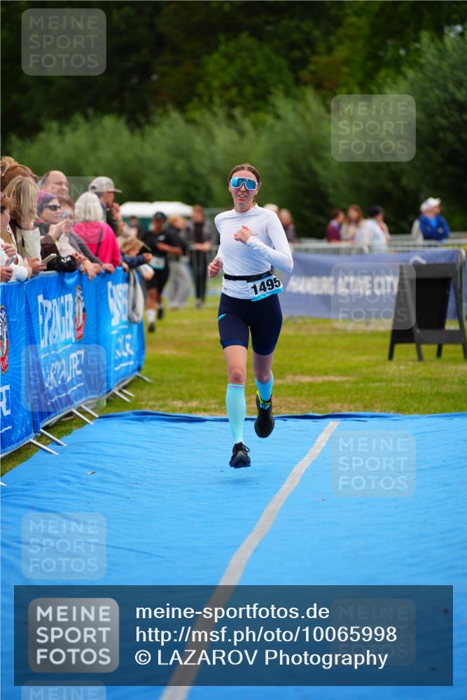 30.08.2026 - Elbe Triathlon Hamburg LAZAROV Photography http://msf.ph/oto/10065998 30.08.2026 12:16:45 Ziel 1482, 1495 meine-sportfotos.de