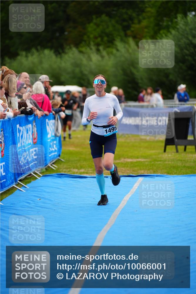 30.08.2026 - Elbe Triathlon Hamburg LAZAROV Photography http://msf.ph/oto/10066001 30.08.2026 12:16:45 Ziel 1482, 1495 meine-sportfotos.de
