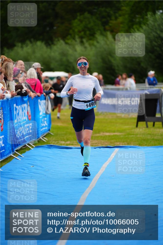 30.08.2026 - Elbe Triathlon Hamburg LAZAROV Photography http://msf.ph/oto/10066005 30.08.2026 12:16:45 Ziel 1482, 1495 meine-sportfotos.de