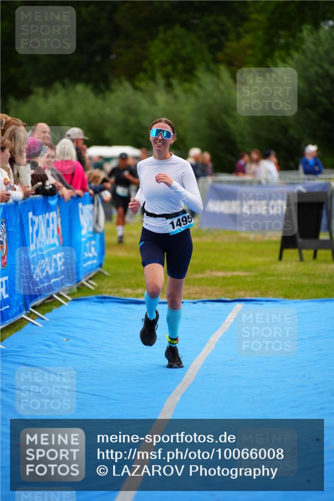 30.08.2026 - Elbe Triathlon Hamburg LAZAROV Photography http://msf.ph/oto/10066008 30.08.2026 12:16:46 Ziel 1482, 1495 meine-sportfotos.de