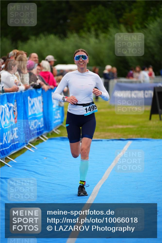 30.08.2026 - Elbe Triathlon Hamburg LAZAROV Photography http://msf.ph/oto/10066018 30.08.2026 12:16:46 Ziel 1482, 1495 meine-sportfotos.de