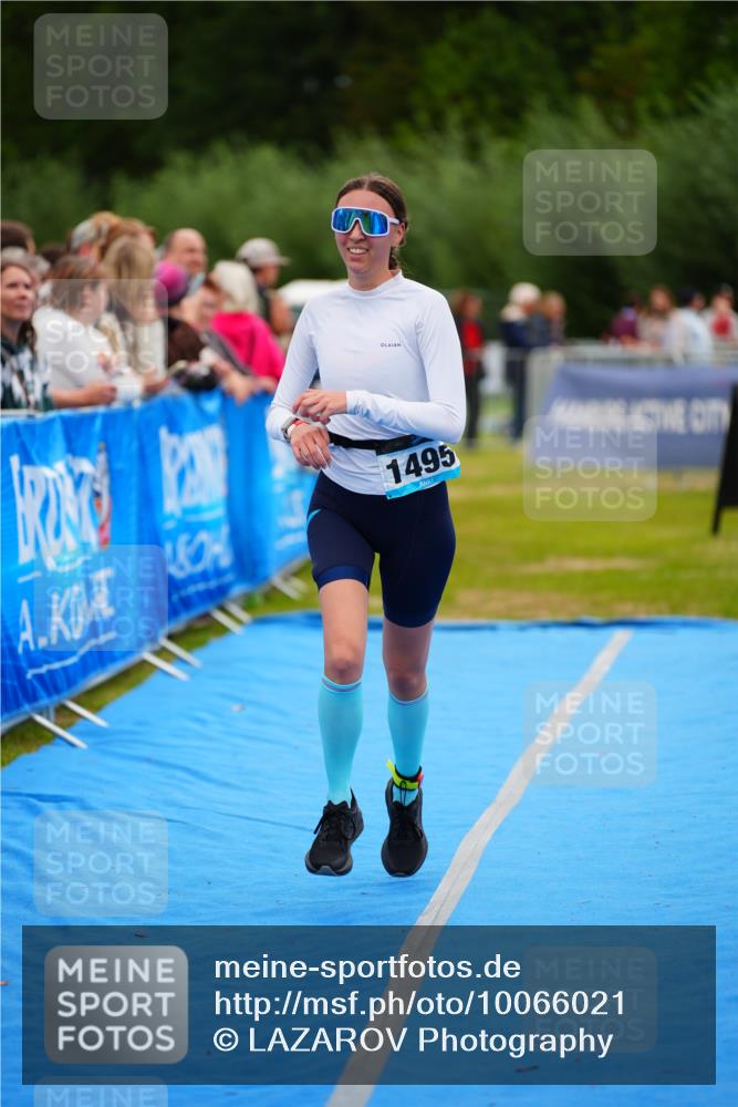 30.08.2026 - Elbe Triathlon Hamburg LAZAROV Photography http://msf.ph/oto/10066021 30.08.2026 12:16:46 Ziel 1482, 1495 meine-sportfotos.de
