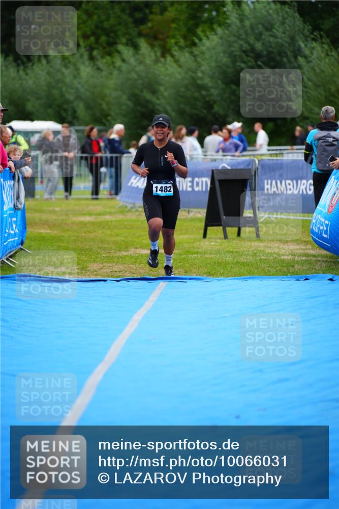 30.08.2026 - Elbe Triathlon Hamburg LAZAROV Photography http://msf.ph/oto/10066031 30.08.2026 12:16:50 Ziel 1482, 1495 meine-sportfotos.de