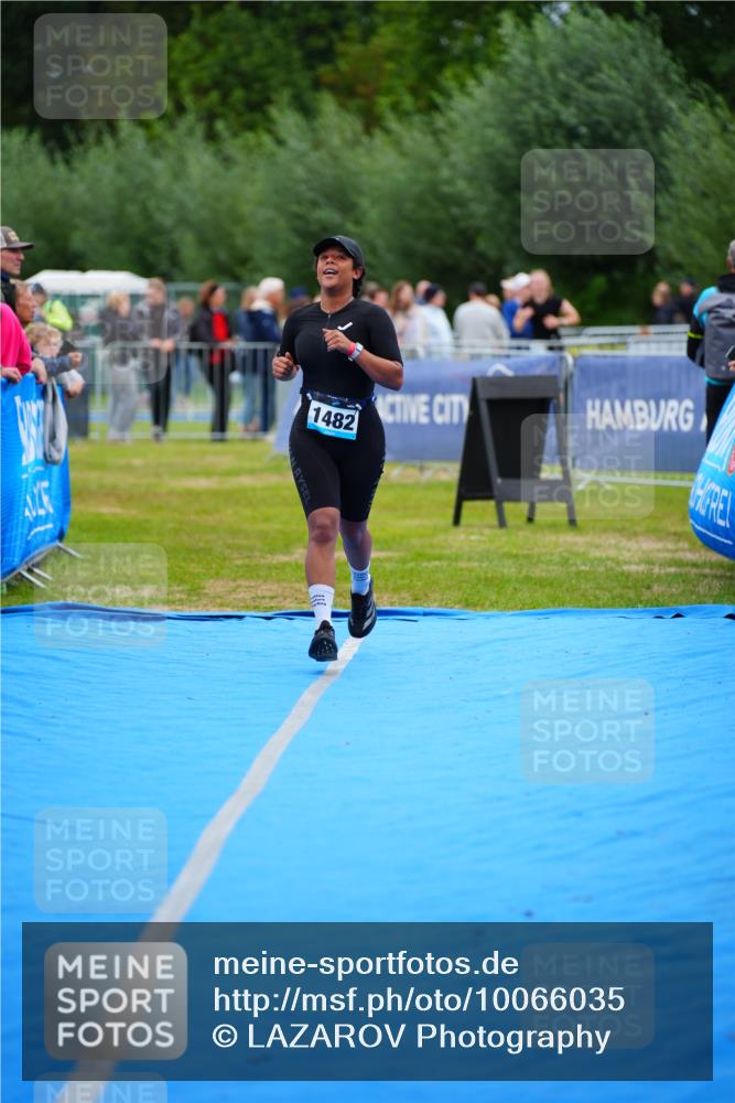 30.08.2026 - Elbe Triathlon Hamburg LAZAROV Photography http://msf.ph/oto/10066035 30.08.2026 12:16:51 Ziel 1482 meine-sportfotos.de