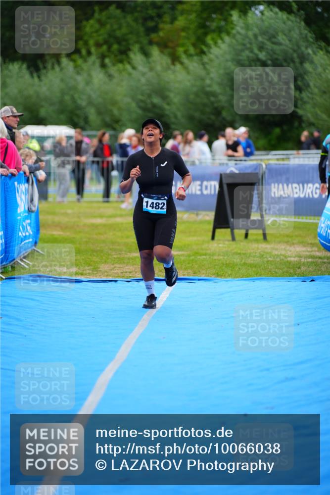 30.08.2026 - Elbe Triathlon Hamburg LAZAROV Photography http://msf.ph/oto/10066038 30.08.2026 12:16:51 Ziel 1482 meine-sportfotos.de