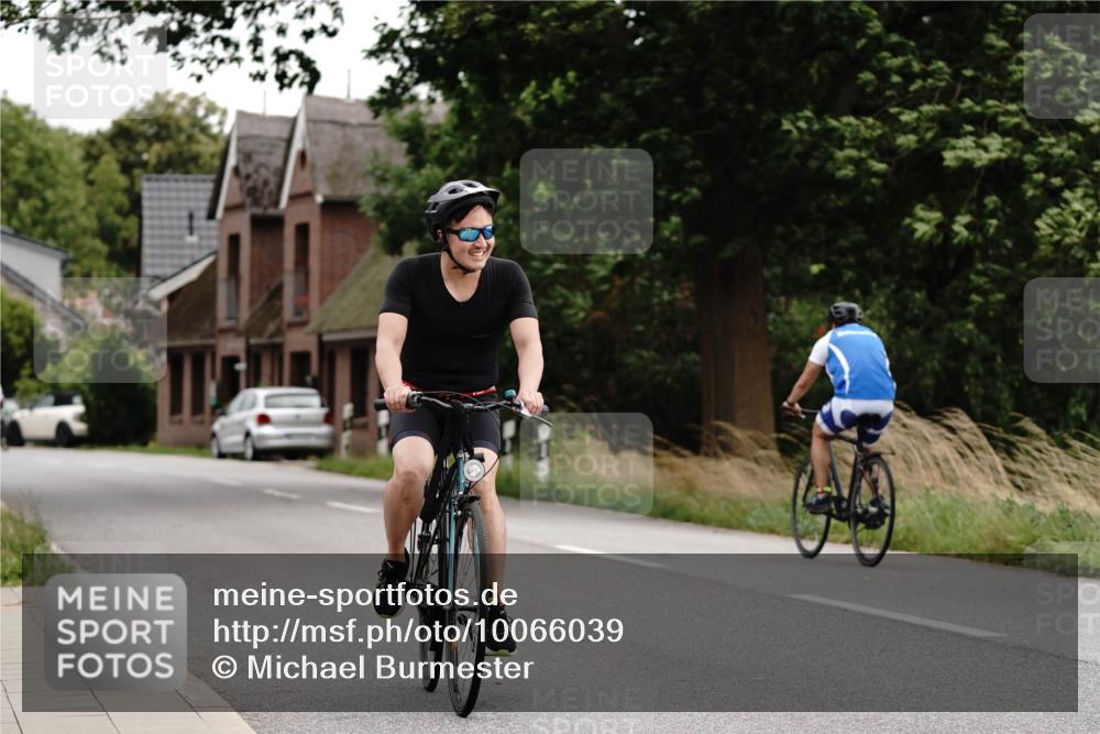 30.08.2026 - Elbe Triathlon Hamburg Michael Burmester http://msf.ph/oto/10066039 30.08.2026 15:00:03 Radfahren 138 meine-sportfotos.de