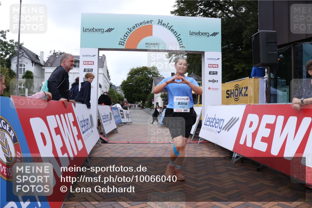 30.08.2026 - Blankeneser Heldenlauf Lena Gebhardt http://msf.ph/oto/10066040 30.08.2026 12:55:10 Ziel 2092, 4016, 4138, 4147, 4280 meine-sportfotos.de