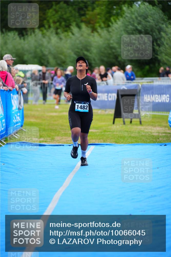 30.08.2026 - Elbe Triathlon Hamburg LAZAROV Photography http://msf.ph/oto/10066045 30.08.2026 12:16:52 Ziel 1482 meine-sportfotos.de