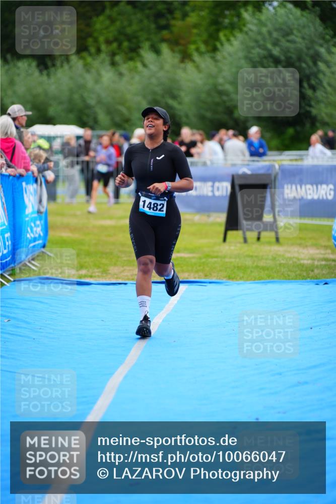 30.08.2026 - Elbe Triathlon Hamburg LAZAROV Photography http://msf.ph/oto/10066047 30.08.2026 12:16:52 Ziel 1482 meine-sportfotos.de