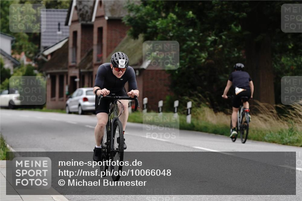 30.08.2026 - Elbe Triathlon Hamburg Michael Burmester http://msf.ph/oto/10066048 30.08.2026 15:00:39 Radfahren  meine-sportfotos.de