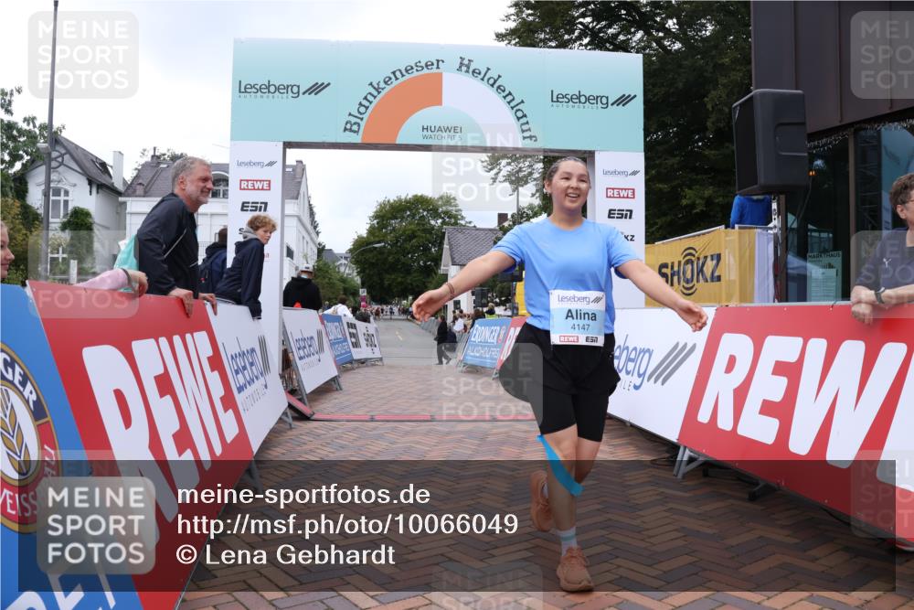 30.08.2026 - Blankeneser Heldenlauf Lena Gebhardt http://msf.ph/oto/10066049 30.08.2026 12:55:10 Ziel 2092, 4016, 4138, 4147, 4280 meine-sportfotos.de