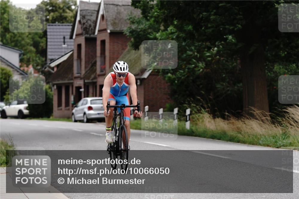 30.08.2026 - Elbe Triathlon Hamburg Michael Burmester http://msf.ph/oto/10066050 30.08.2026 15:00:49 Radfahren  meine-sportfotos.de