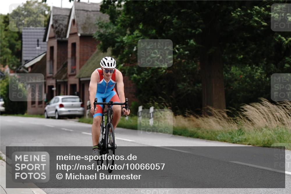 30.08.2026 - Elbe Triathlon Hamburg Michael Burmester http://msf.ph/oto/10066057 30.08.2026 15:00:49 Radfahren  meine-sportfotos.de