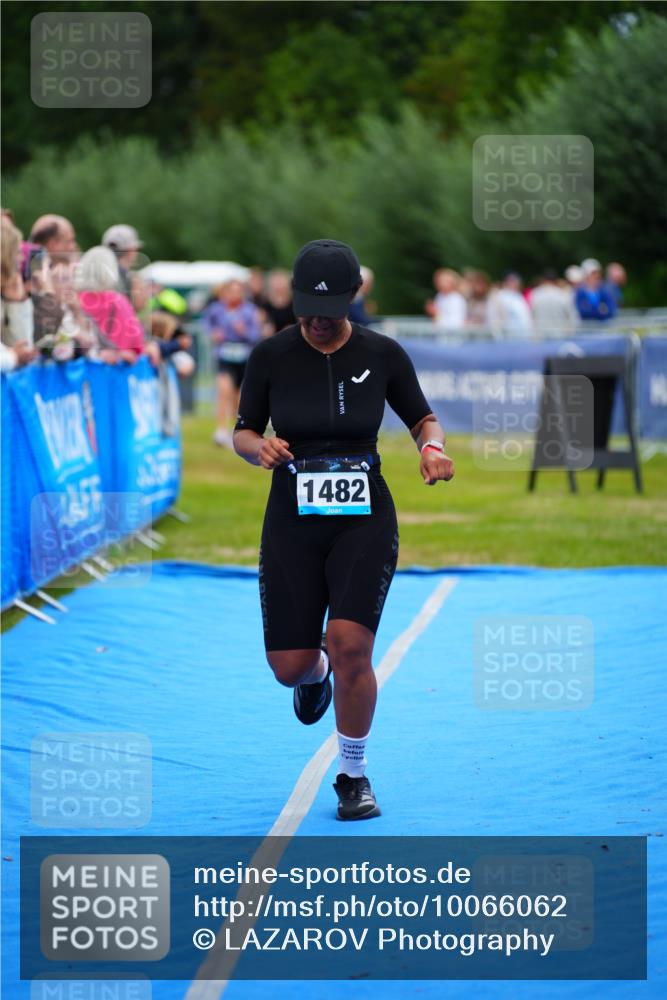 30.08.2026 - Elbe Triathlon Hamburg LAZAROV Photography http://msf.ph/oto/10066062 30.08.2026 12:16:53 Ziel 1482, 1647 meine-sportfotos.de