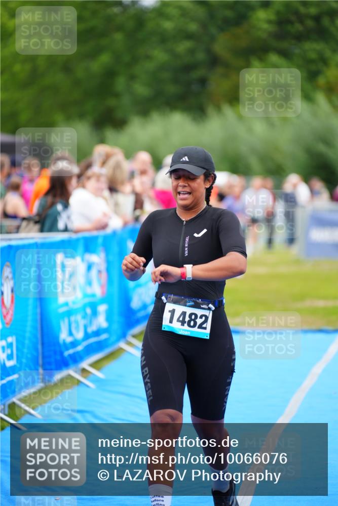 30.08.2026 - Elbe Triathlon Hamburg LAZAROV Photography http://msf.ph/oto/10066076 30.08.2026 12:16:54 Ziel 1470, 1482, 1647, 1675 meine-sportfotos.de