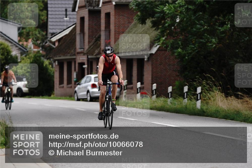 30.08.2026 - Elbe Triathlon Hamburg Michael Burmester http://msf.ph/oto/10066078 30.08.2026 15:00:58 Radfahren  meine-sportfotos.de